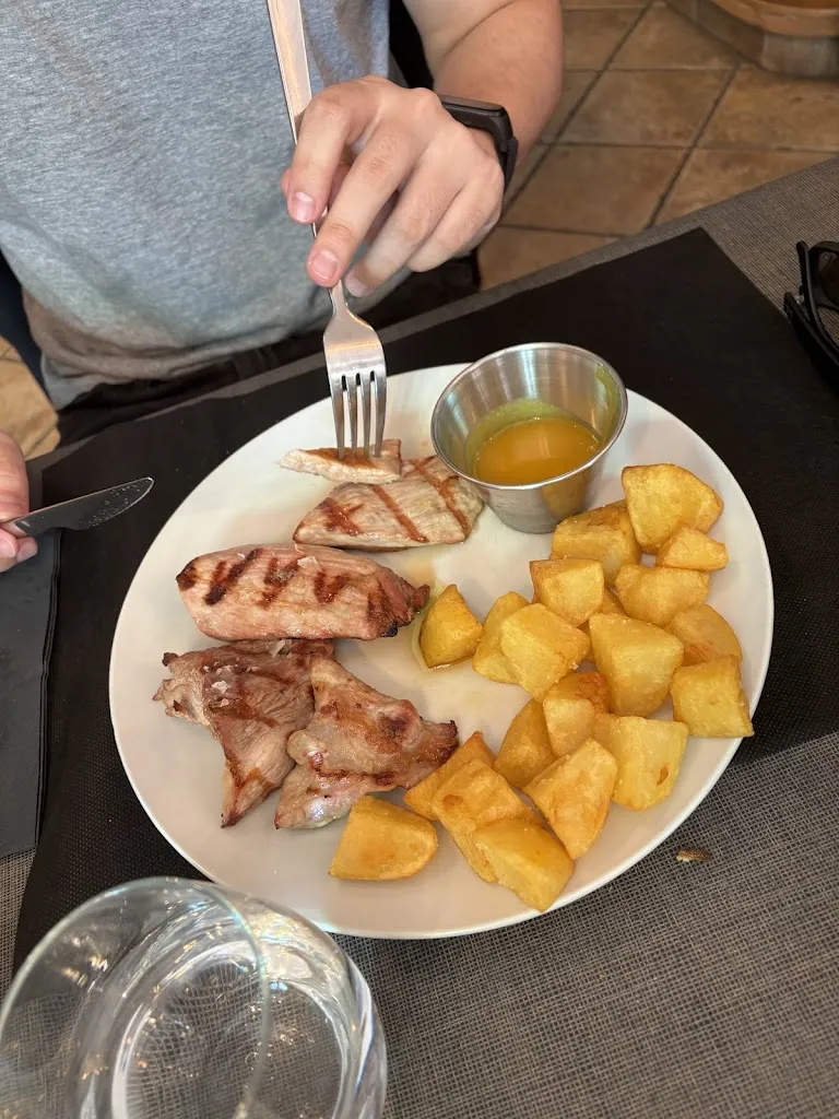 Oxana P_El Frisón Pizzeria Restaurant_Llívia_review