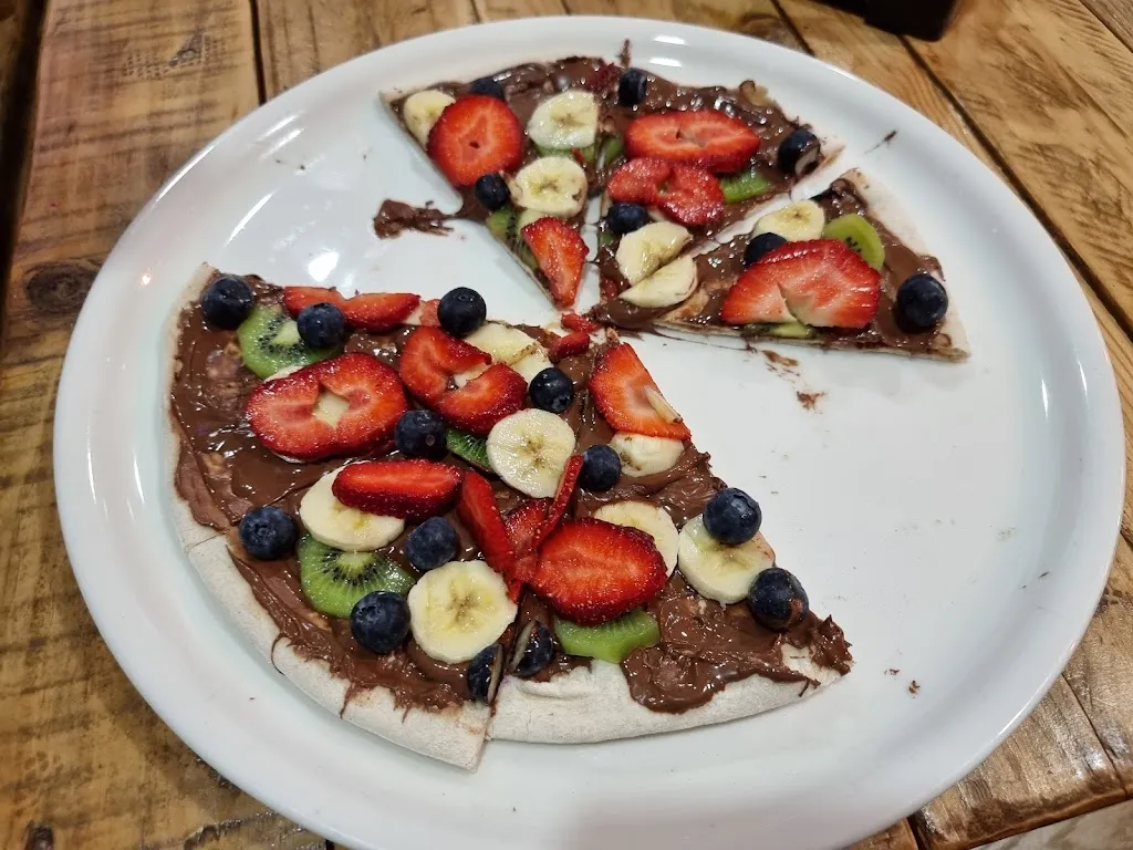 Markus Miethke_Papa Pizza_Llívia_review