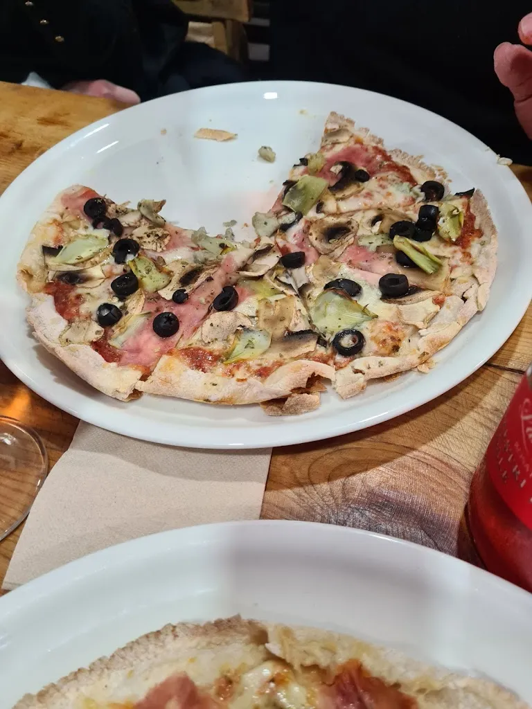 Ferran Ruc Català_Papa Pizza_Llívia_review