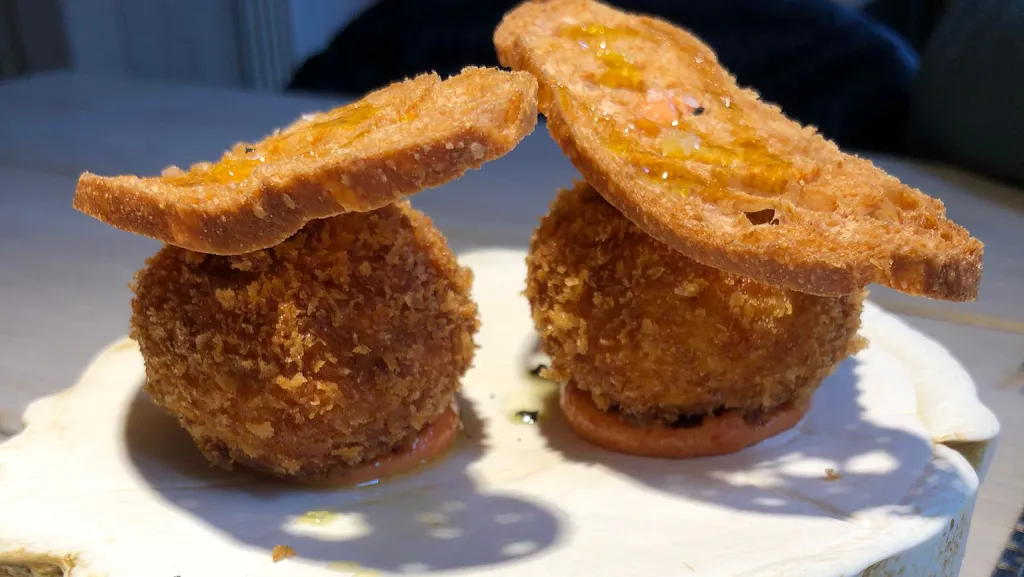 La Cava Taberna_Llívia_slider_image_3