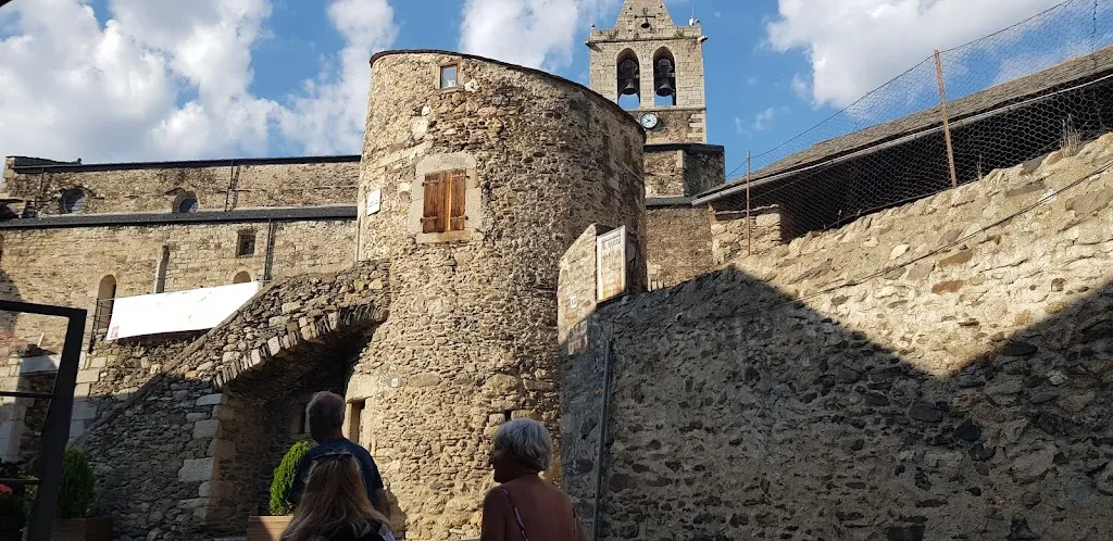 Adalis Facenda_Célestin Llívia_Llívia_review