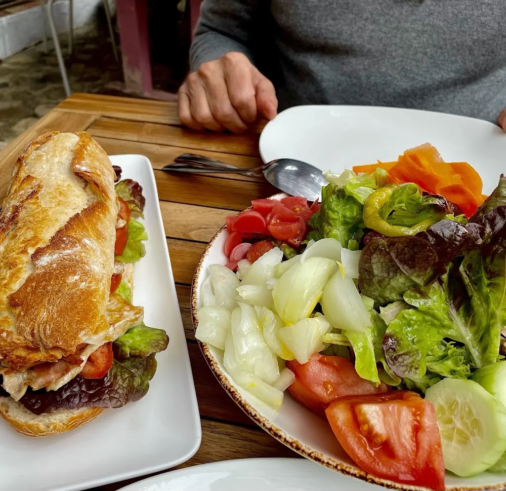 Amanda Cushman_Casa Aleluya_Alcalalí_review