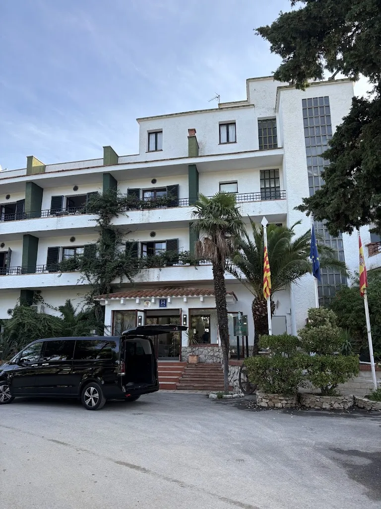 Sue Hyde_HOTEL GRI-MAR_Llançà_review