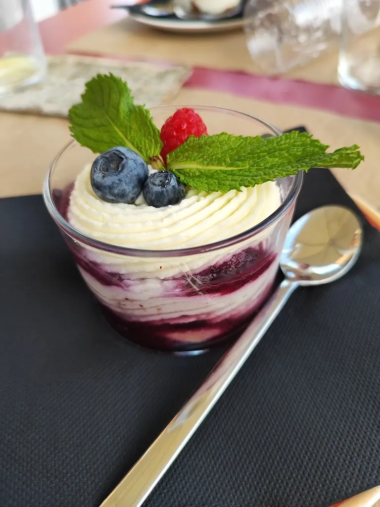 Revista ¡Guau!_MANDUKA_Llançà_recensione