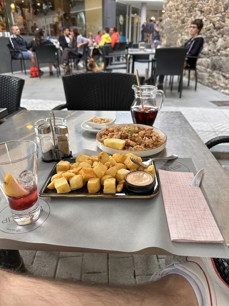 Tishchenko Valentyn_Bar Felip_Llançà_review