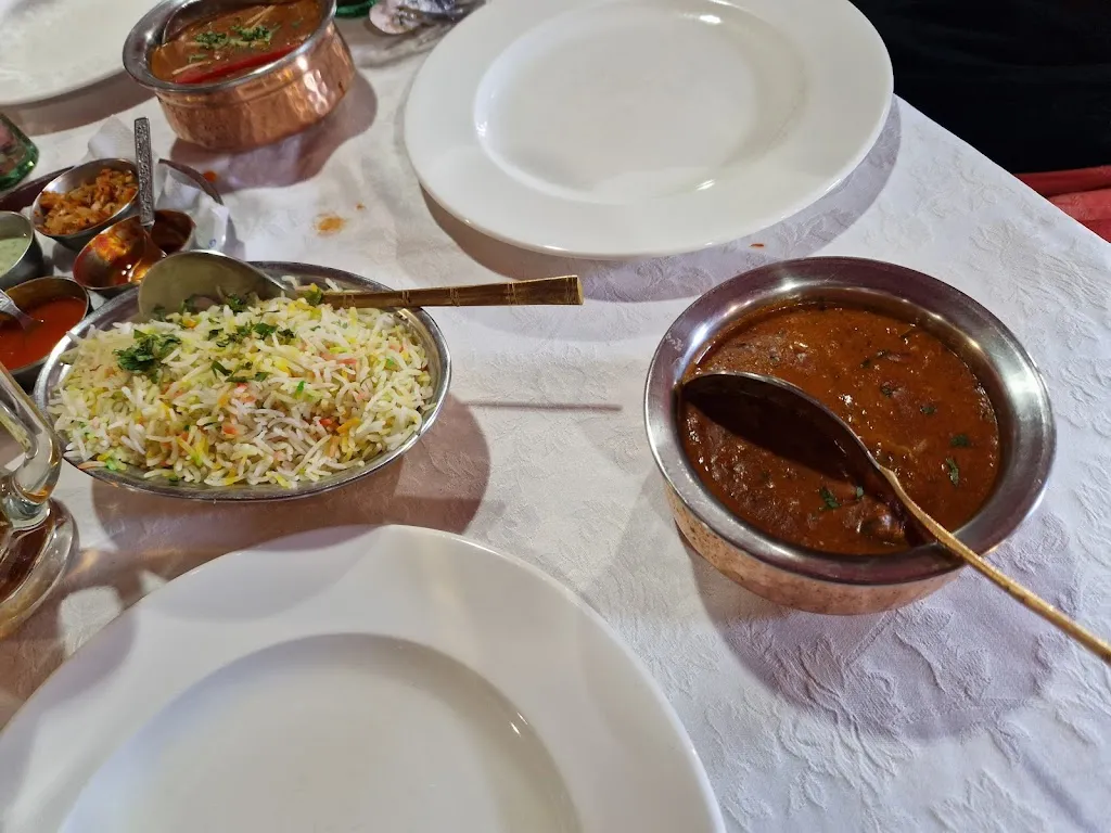 Swift Family_New India Gate_Alcalalí_review