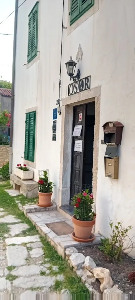 Eddy Eagle_Buffet Pansion Osor_Osor_review