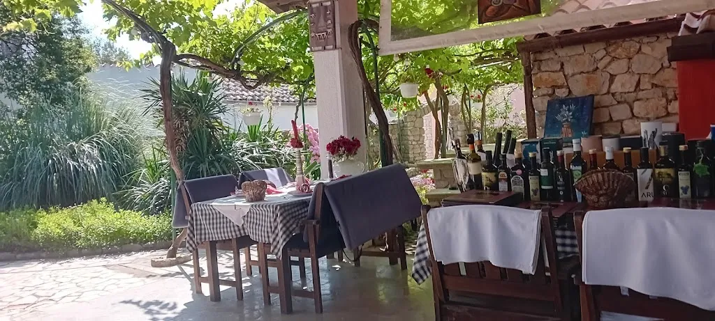 Buffet Pansion Osor restaurant in Osor