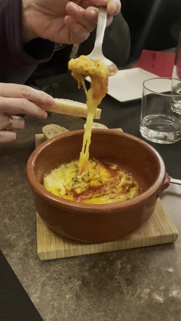 DeTres_Mont-ras_slider_image_2