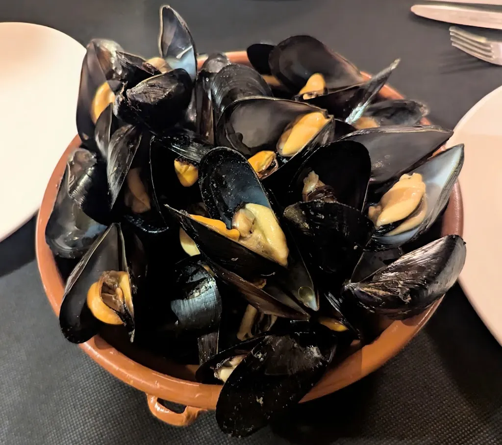 DeTres_Mont-ras_slider_image_3