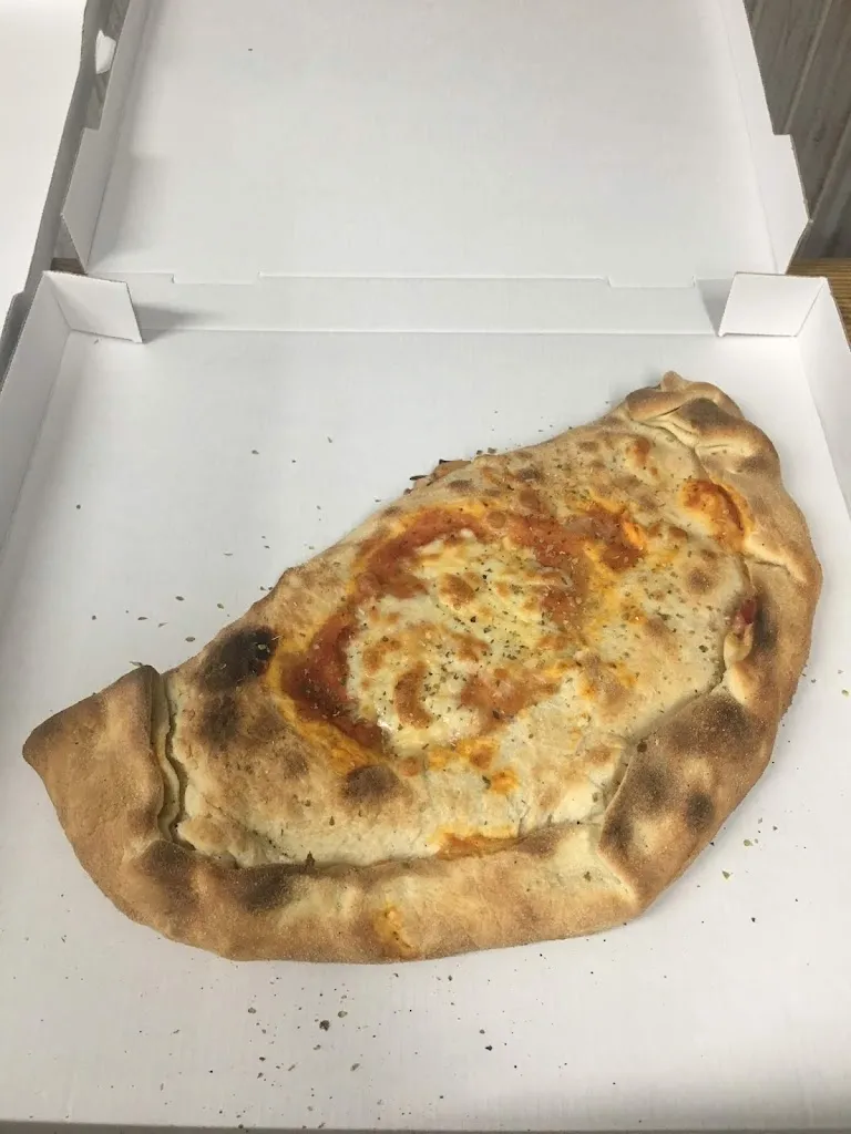 Clara Sasplugas i Ruestes_Pizzeria Mont-Ras_Mont-ras_review