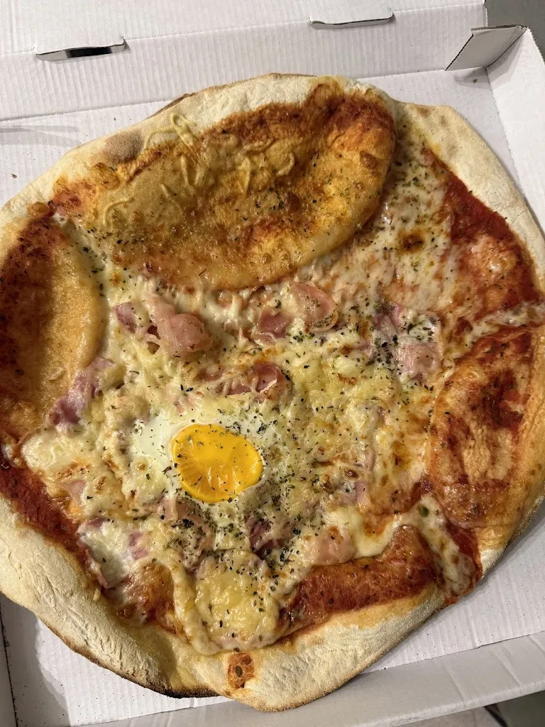 Pizzeria Mont-Ras_Mont-ras_slider_image_2