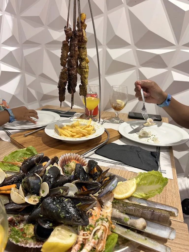 Joceline “Ehsoj” Ave_La Medina Restaurant_Palafrugell_review