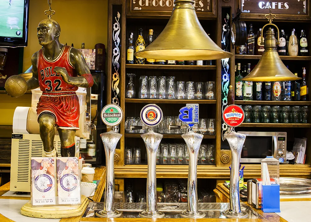 Mc Charly & Company Café_Mieres_slider_image_3