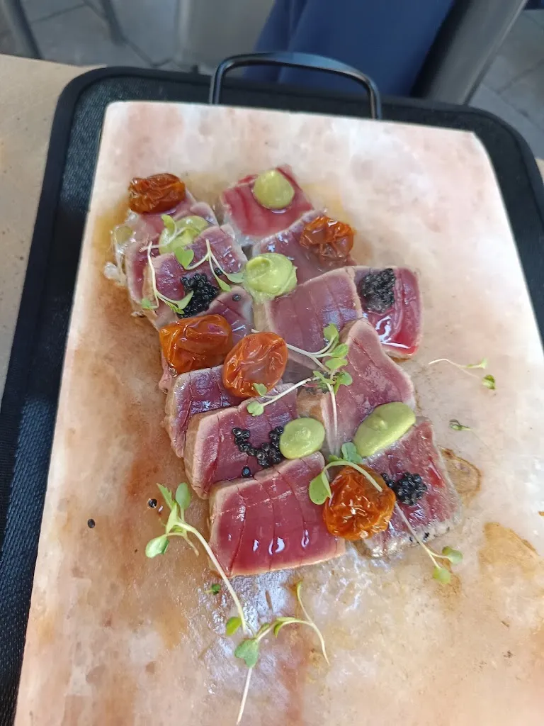 Nerea Ferreira Losa_Vinoteca Planta 14_Mieres_review