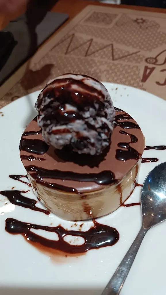 Bln_La Fábrica de Guilhou_Mieres_review