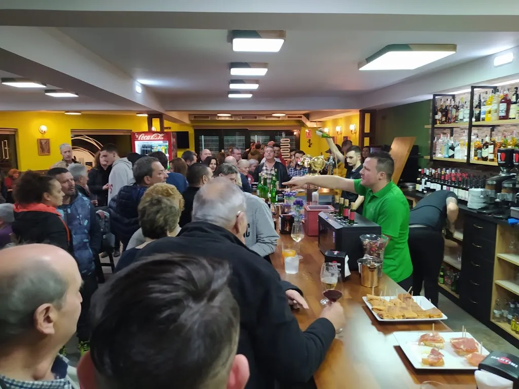 Restaurante El Polígono restaurant in Mieres