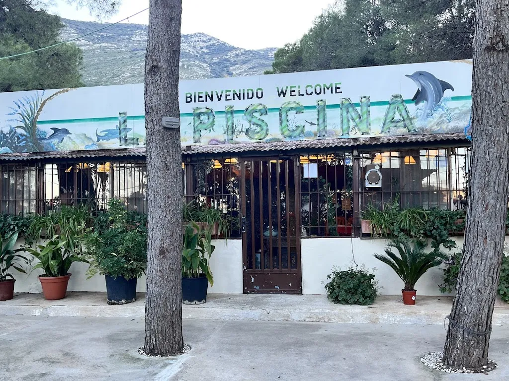 Restaurant la Piscina restaurant in Alcalalí