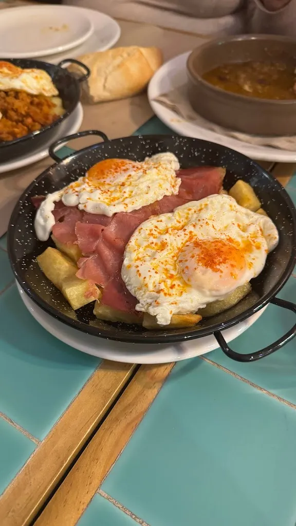 La Taberna TheWhiteBar_Mieres_slider_image_2