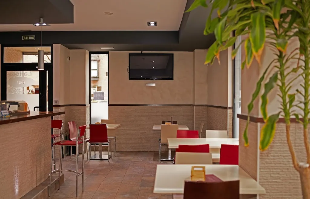 La Isla del Planetario restaurant in Pals