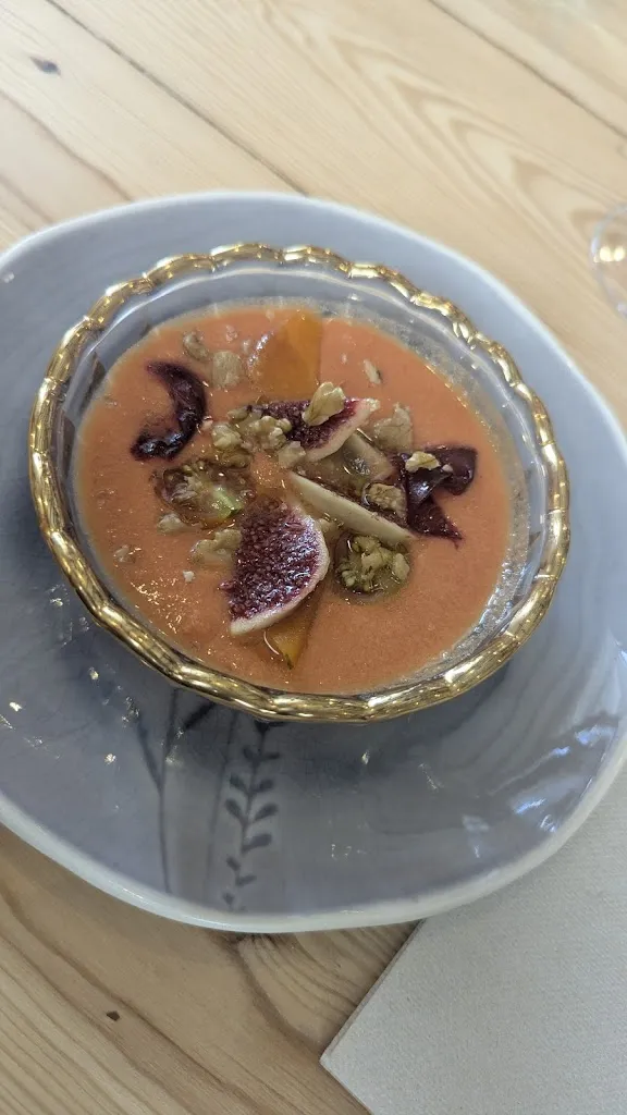 Eric Álvarez Chinchilla_Can Serra Hostel_Pardines_review