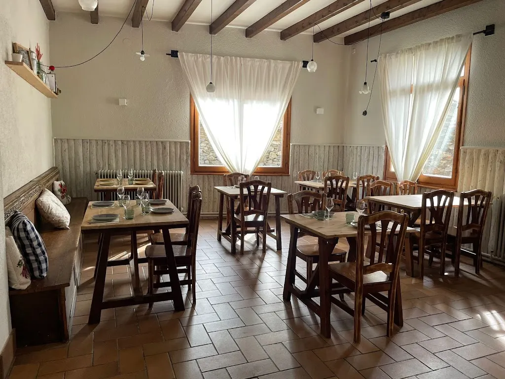 Can Serra Hostel ristorante a Pardines