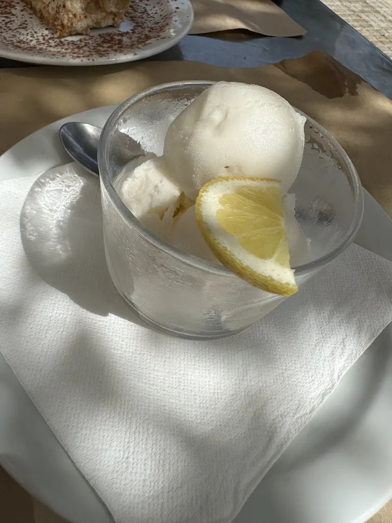 Karlan Stephenson_Ca la Valeria Restaurant_Palau-saverdera_review