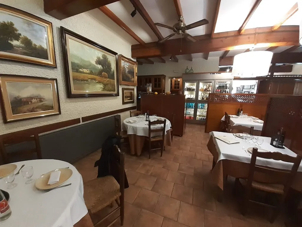 Hostal Dels Ossos restaurant in Olot