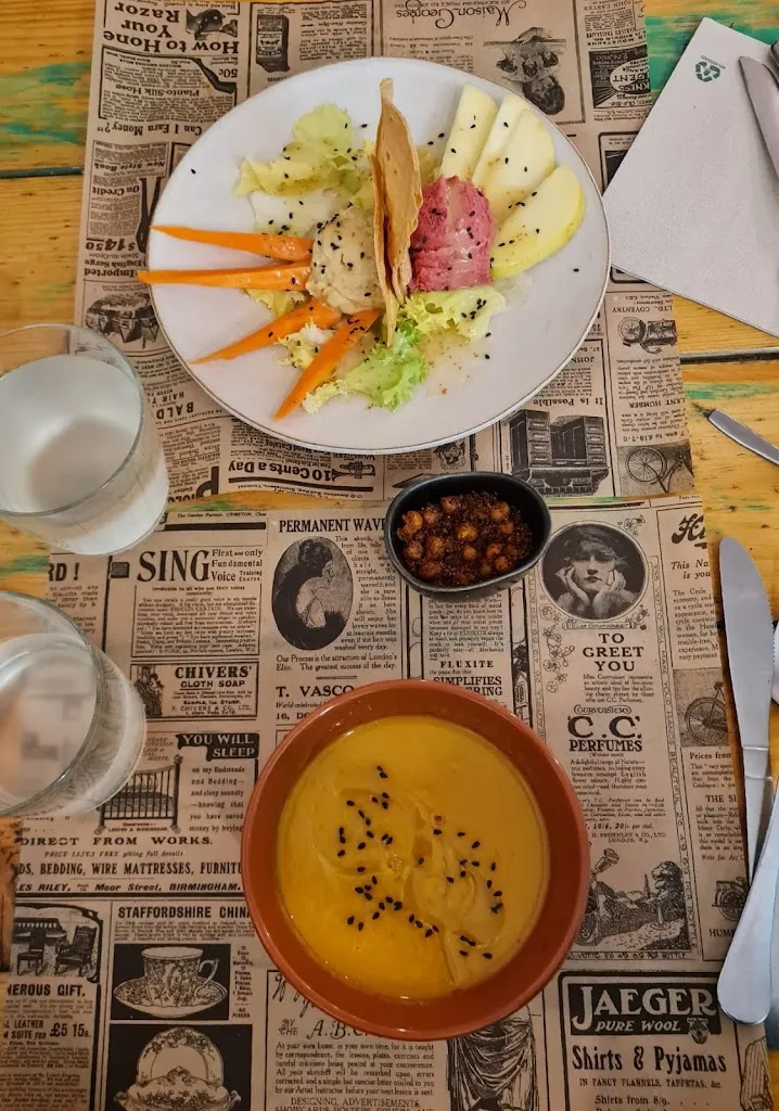 jordi morales dalmau_Primera Planta Green Kitchen_Olot_review