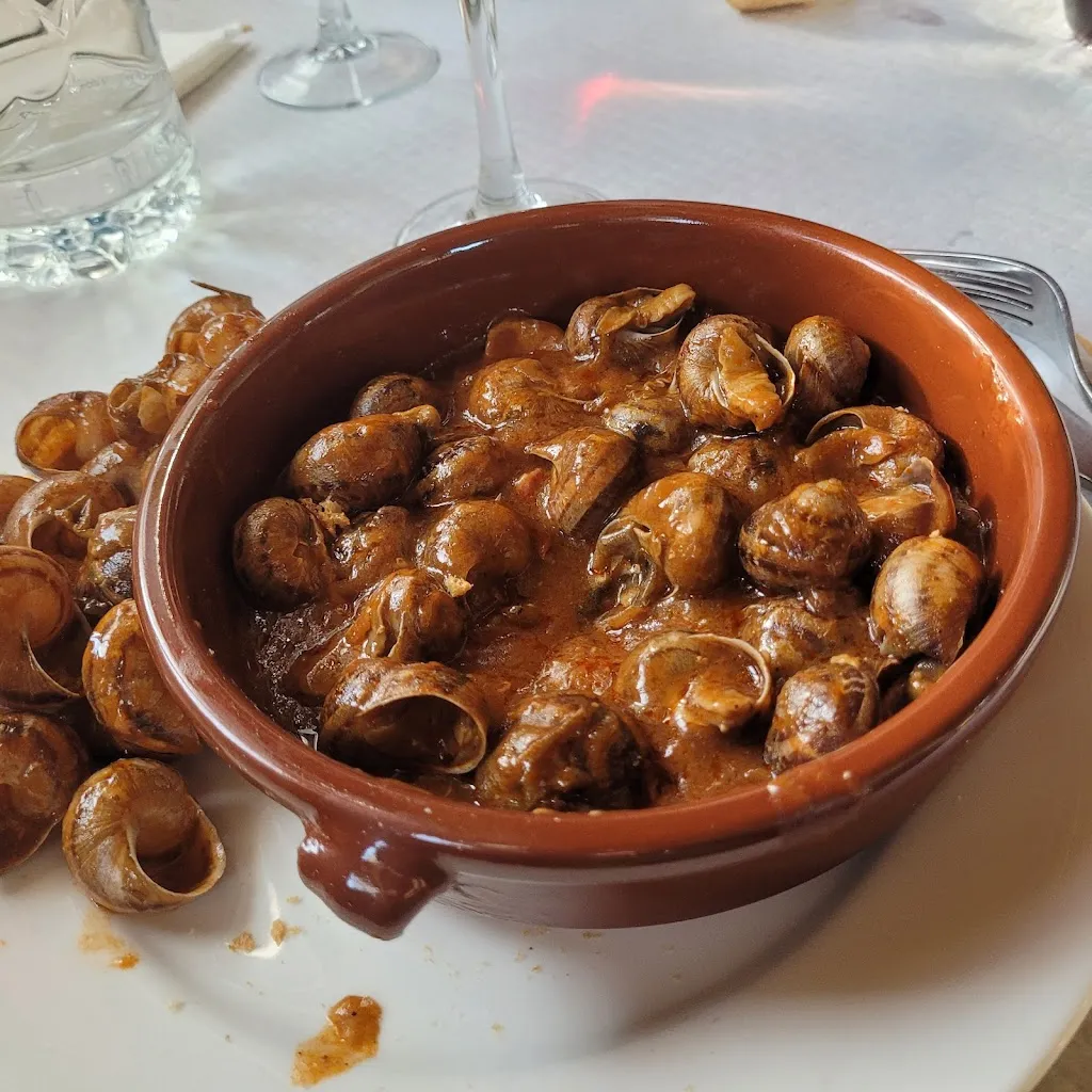 El Racó d'En Miquel_Pont de Molins_slider_image_3