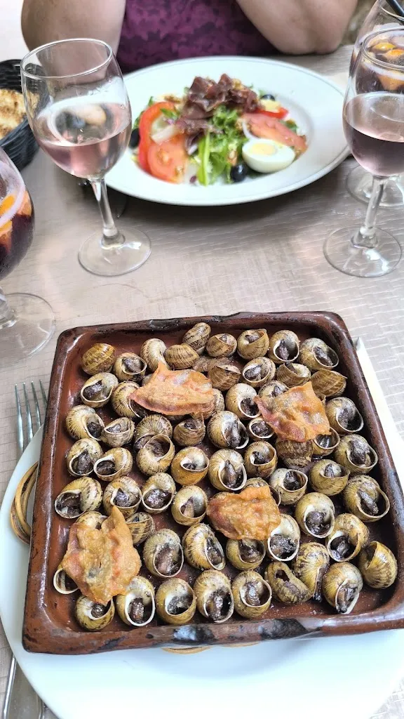 La Taverna del Cargol_Pont de Molins_slider_image_3