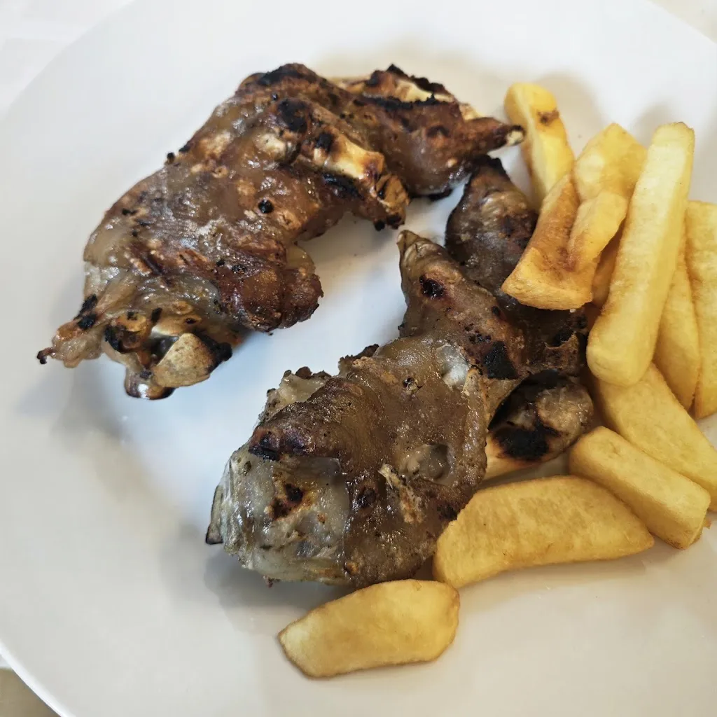 Fonda Arnau - Can Remena_Planes dHostoles Les_slider_image_2