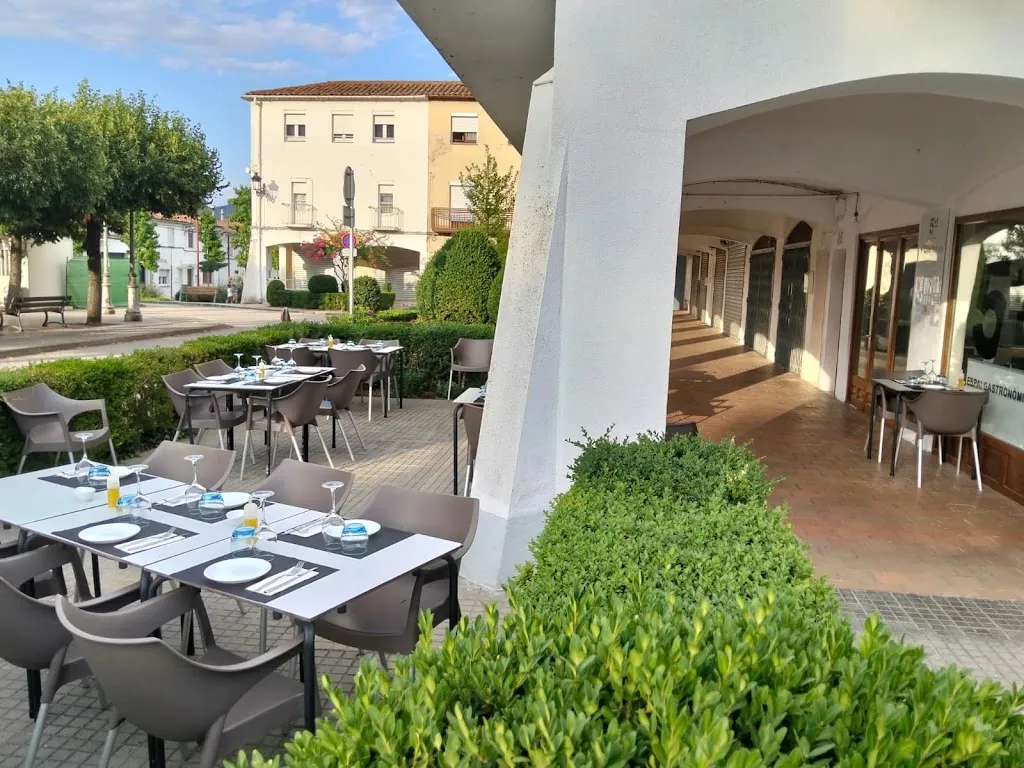 Més que Tapes 5+1_Planes dHostoles Les_slider_image_2