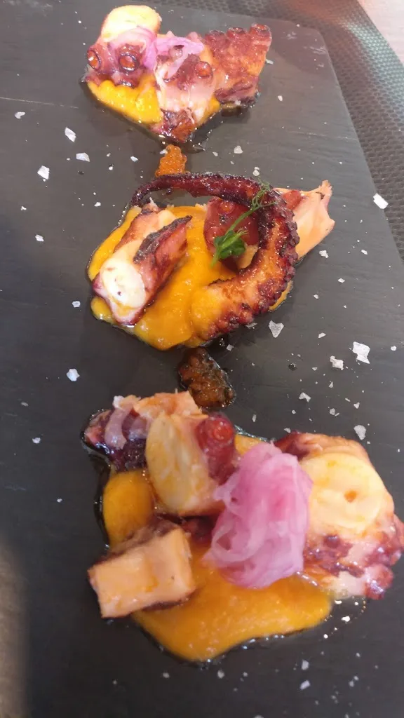 Arnau Pujol_Quinze Ous_Preses Les_recensione