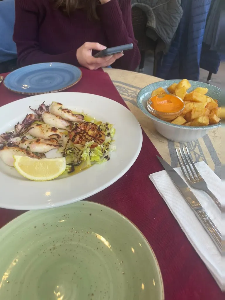 Bar Restaurant Riky_Portbou_slider_image_2