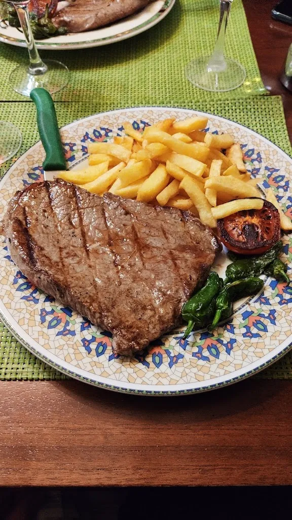 Leandro Santos_Meson D'Adeline_Puigcerdà_review