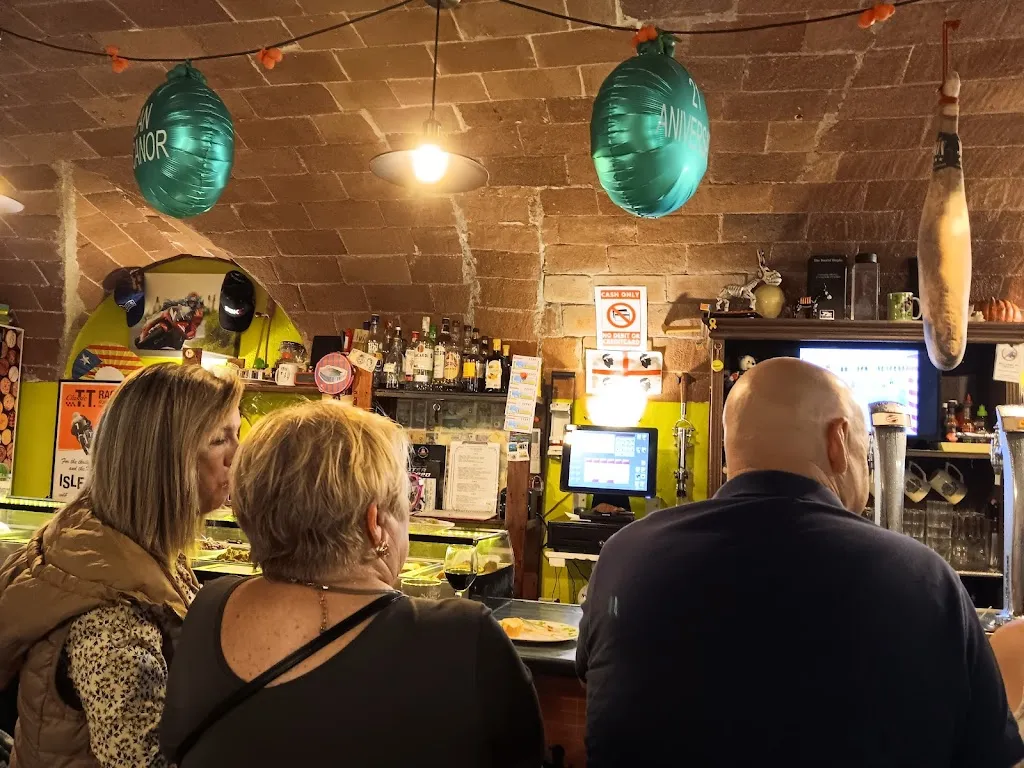 Michael Foster_Can Nicanor_Palamós_review