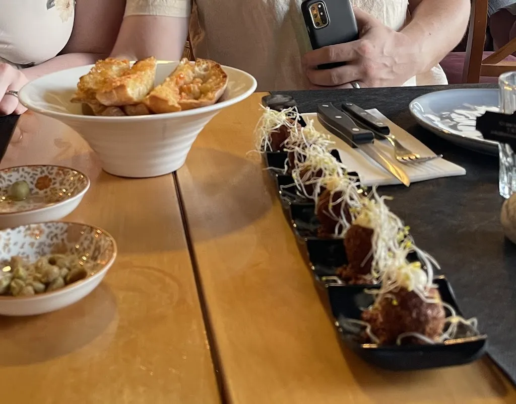 Janice Walker_Baretu_Palamós_review