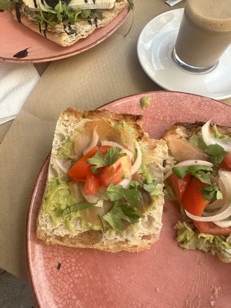 carla sitjà iglesias_Els arbres_Palamós_review