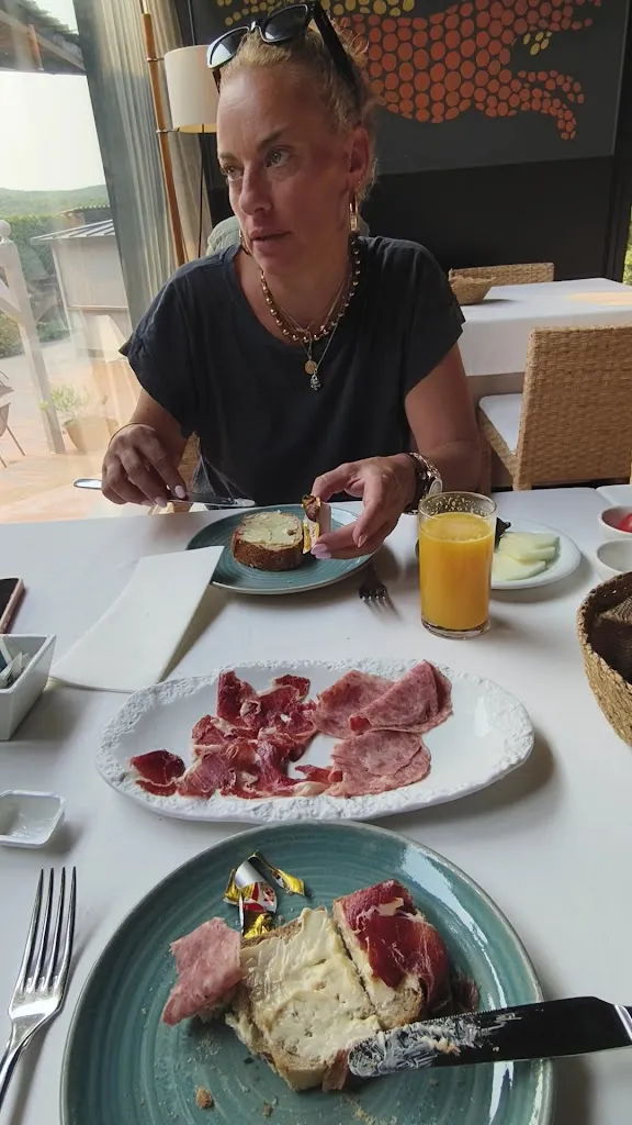 Hotel del Teatre restaurant in Regencós