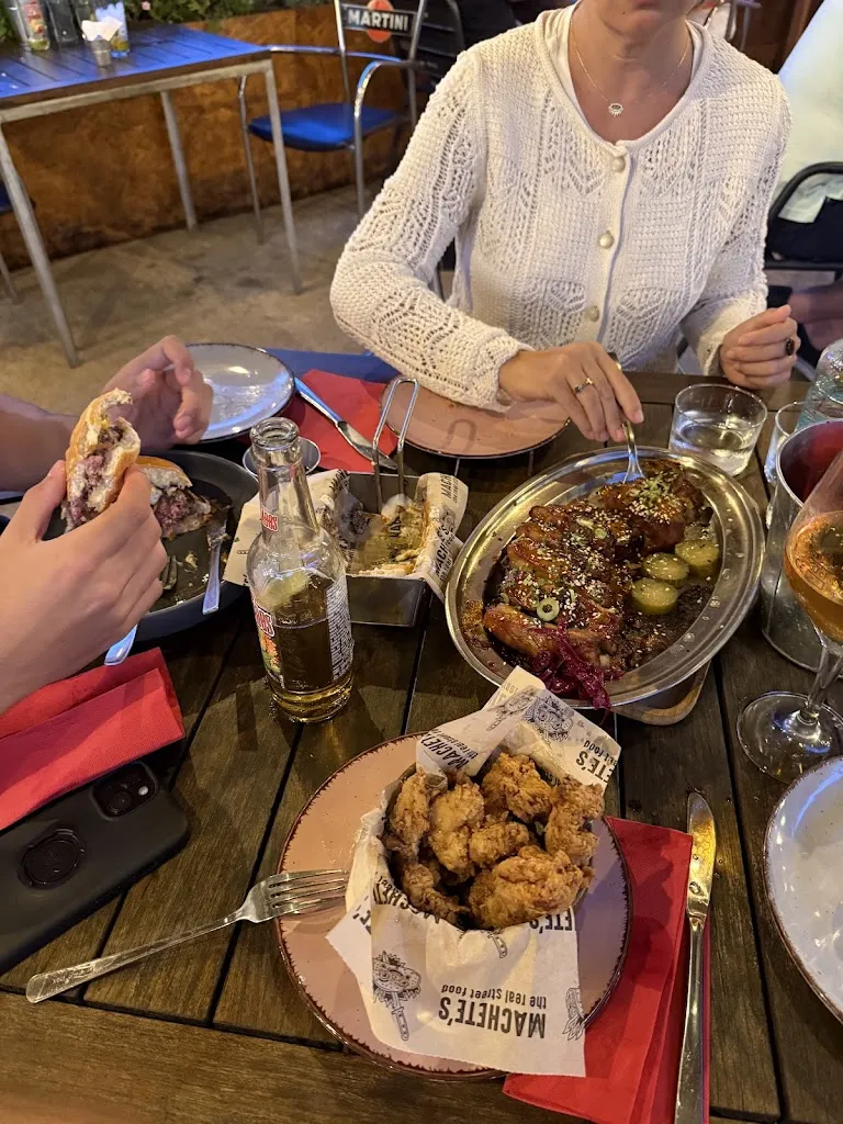 Carles Carrera_Machete's Restaurant - The Real Street Food_Regencós_recensione