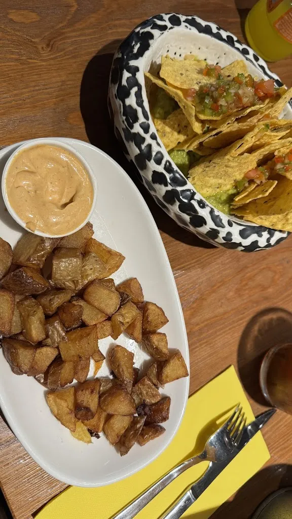 Miriam Folak - Hochzeitsfotografin Sauerland_CROAK'S Roses_Roses_review