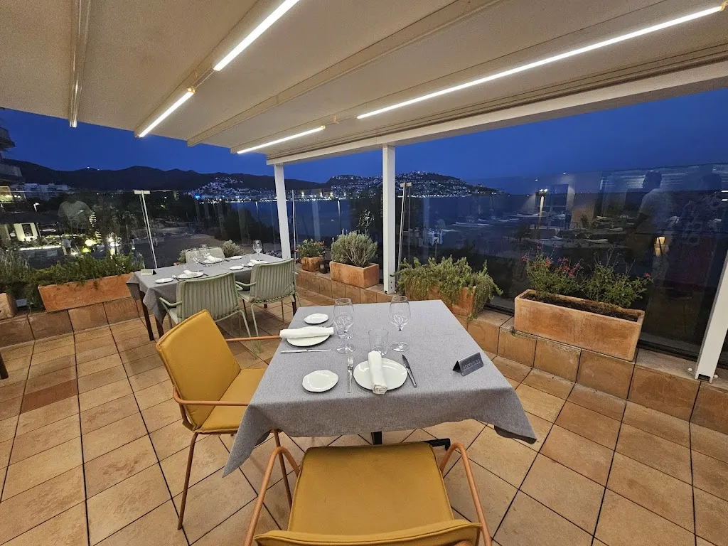 ROM Restaurant restaurant in Roses