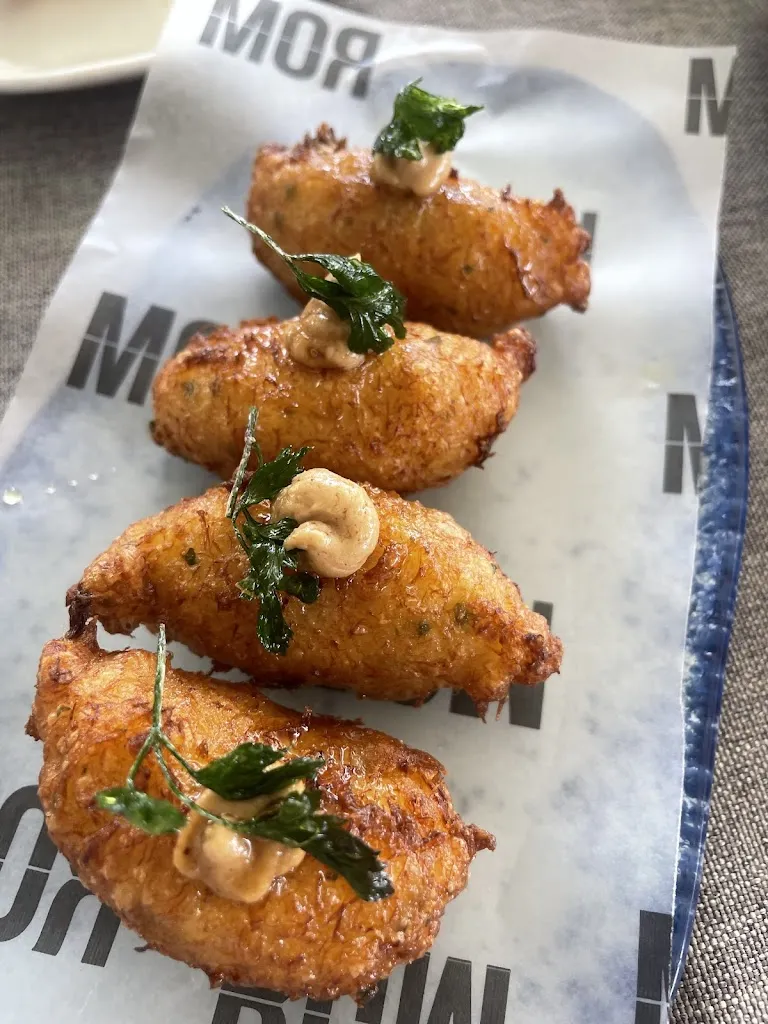 ROM Restaurant_Roses_slider_image_3