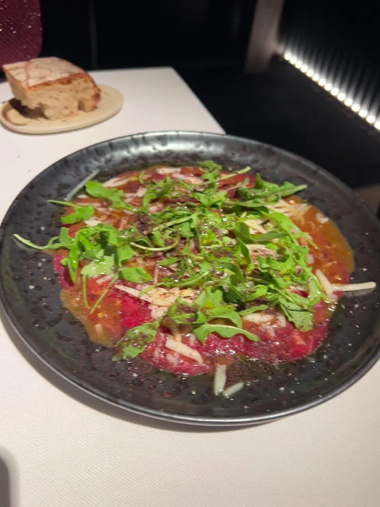 Restaurant Sumac_Roses_slider_image_2