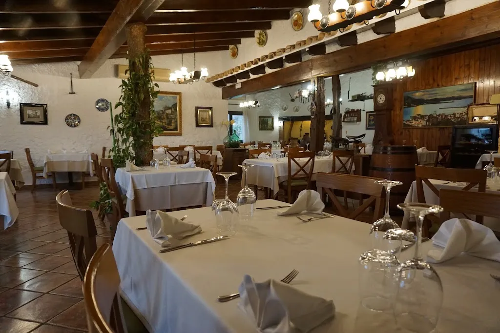 Mas Ullastre Restaurant_Sant Climent Sescebes_slider_image_1