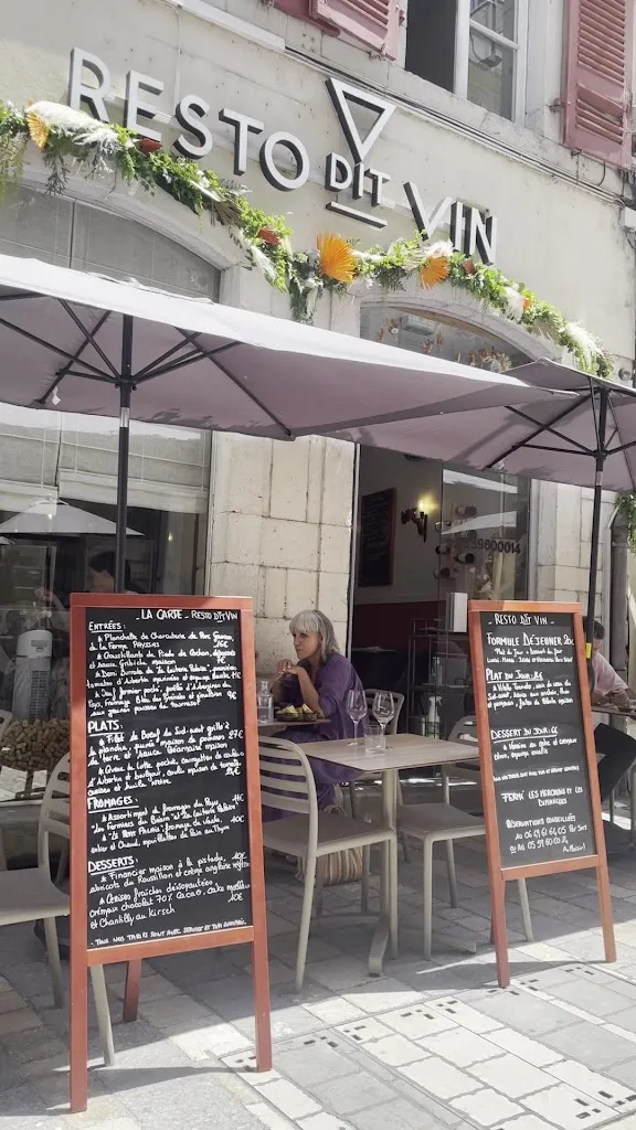 Nadia Rozumna_Resto Dit Vin_Pau_review