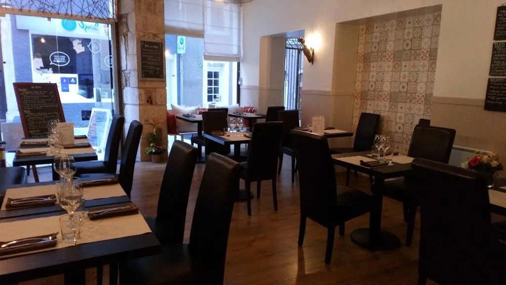 Resto Dit Vin_Pau_slider_image_1