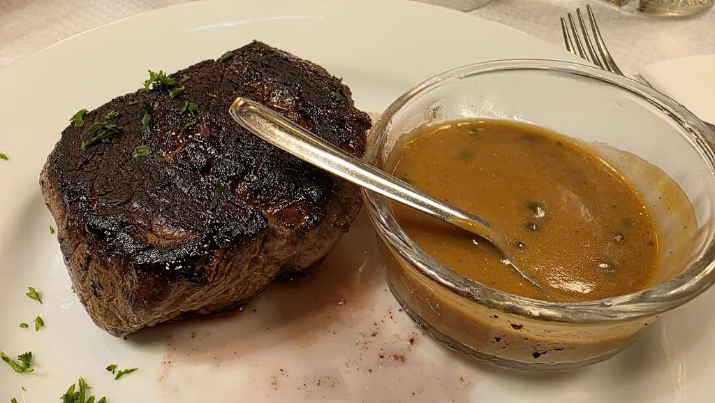 Le Berry_Pau_slider_image_3