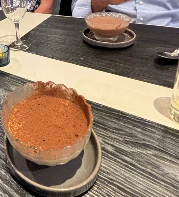 Rawan Aljurbou_La Table d'Éric_Pau_recensione